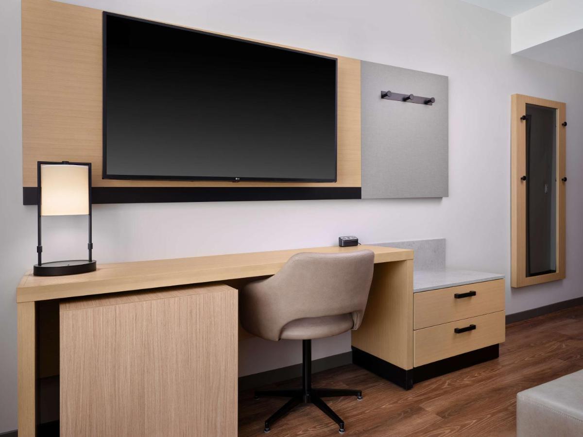 The Forester, A Hyatt Place Hotel Lake Forest